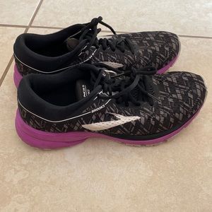 Brooks launch 5 size 9